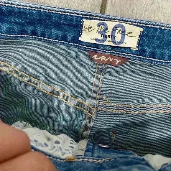 We The Free High Waist Curvy Denim Shorts Size 30 - Picture 5 of 5